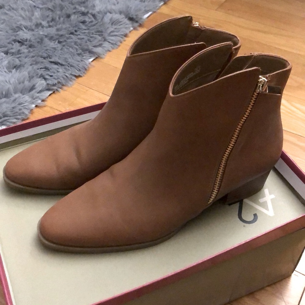 Dark Tan A2 by Aerosoles Ankle Booties